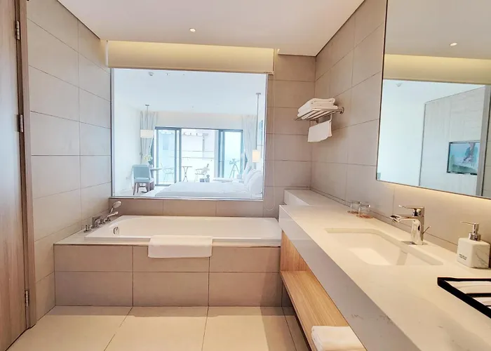Waterfront A La Carte Apartment *
